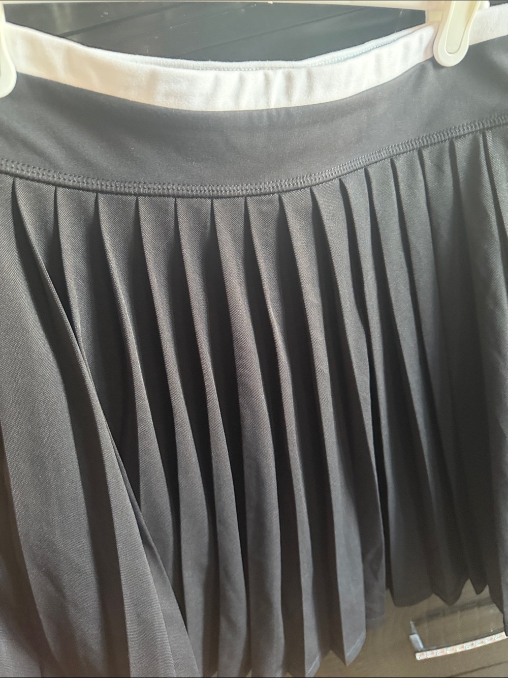 Tommy Hilfiger Black Pleated Skater Skirt with White Waistband - Picture 4 of 7